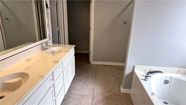 6825 Guinevere St, Corpus Christi, TX 78414