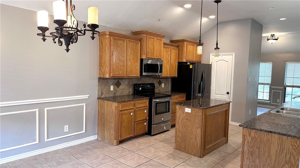 6825 Guinevere St, Corpus Christi, TX 78414 — photo 4