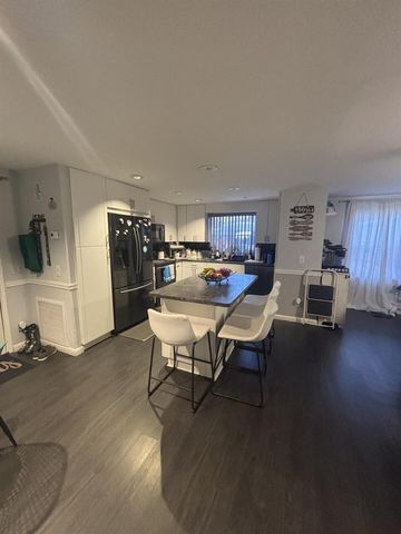 6700 NW 45th Avenue S-7, Coconut Creek, FL 33073