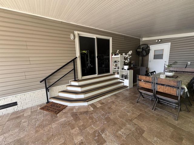 6700 NW 45th Avenue S-7, Coconut Creek, FL 33073