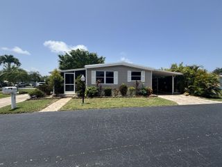 6700 NW 45th Avenue S-7, Coconut Creek, FL 33073