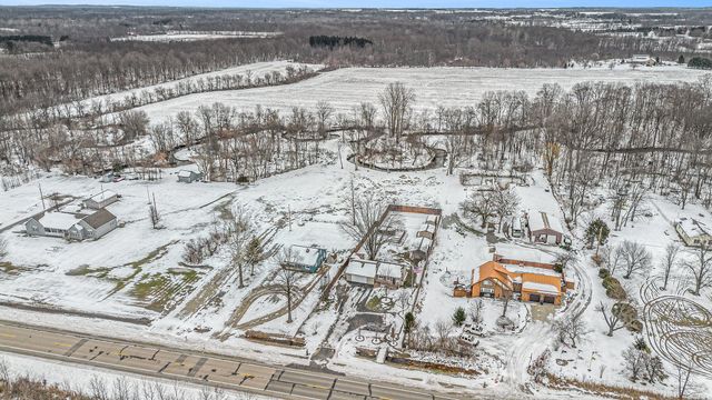 2743 N M-140, Watervliet Twp, MI 49098