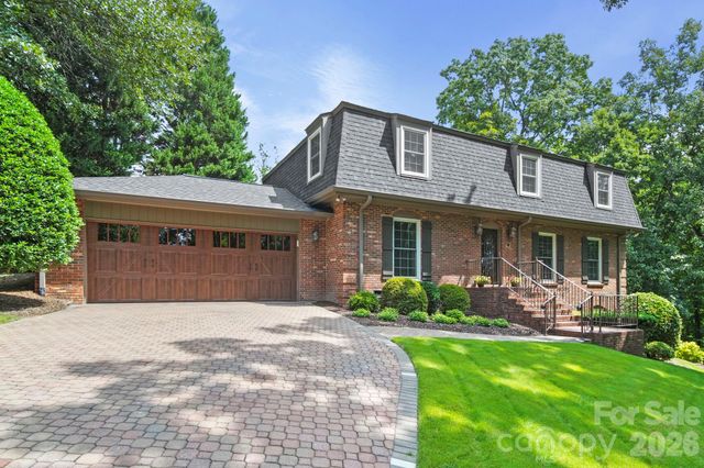 200 Keyhole Court, Cramerton, NC 28032