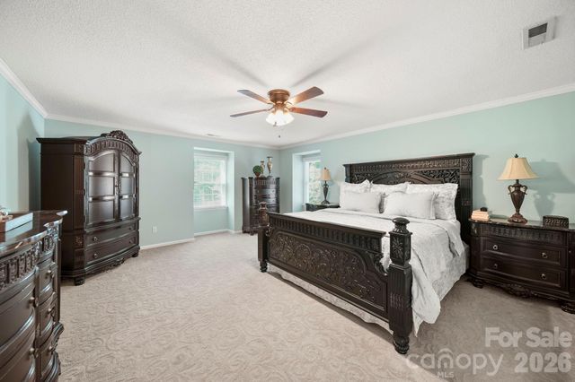 200 Keyhole Court, Cramerton, NC 28032