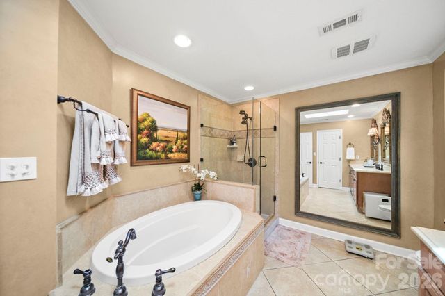200 Keyhole Court, Cramerton, NC 28032