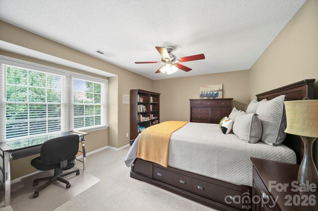 200 Keyhole Court, Cramerton, NC 28032