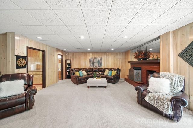 200 Keyhole Court, Cramerton, NC 28032
