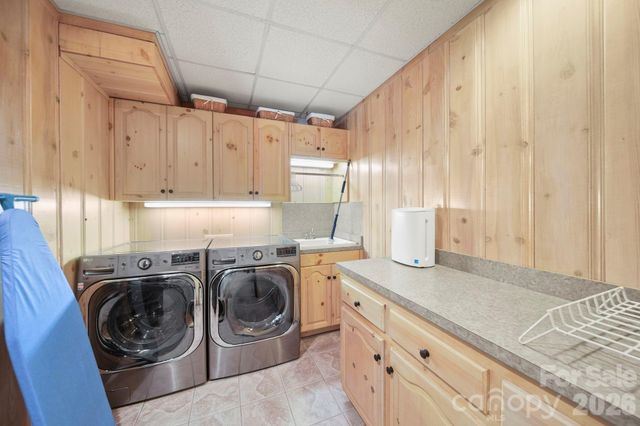 200 Keyhole Court, Cramerton, NC 28032