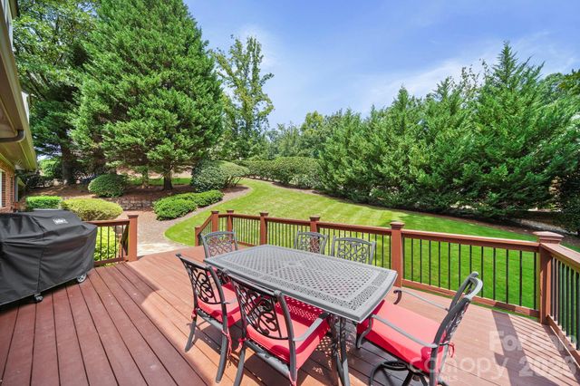 200 Keyhole Court, Cramerton, NC 28032