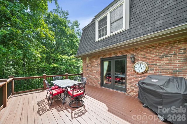 200 Keyhole Court, Cramerton, NC 28032
