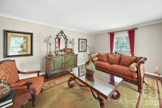 200 Keyhole Court, Cramerton, NC 28032