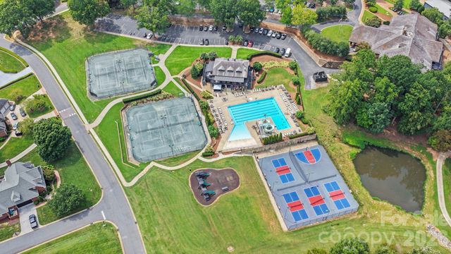 200 Keyhole Court, Cramerton, NC 28032