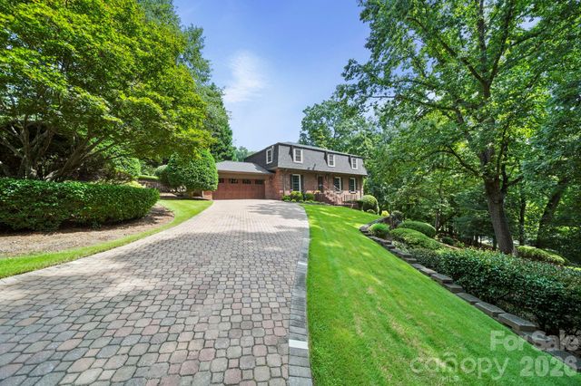 200 Keyhole Court, Cramerton, NC 28032
