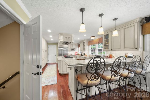200 Keyhole Court, Cramerton, NC 28032