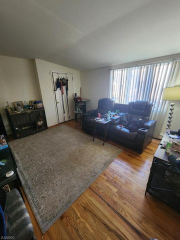 1310 E Henry St, Linden City, NJ 07036