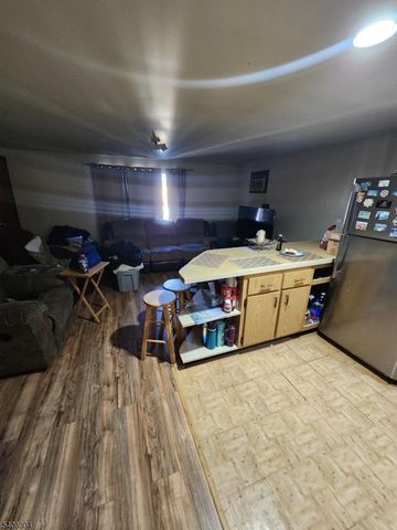 1310 E Henry St, Linden City, NJ 07036