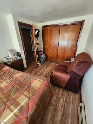 1310 E Henry St, Linden City, NJ 07036