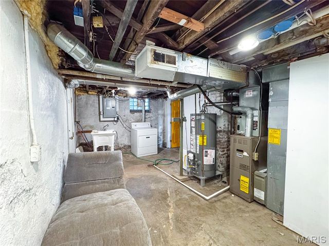 6935 Pernod Avenue, St Louis, MO 63139