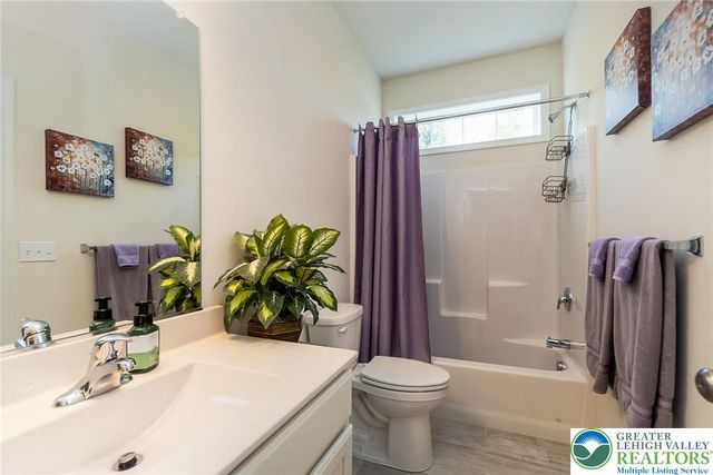 3697 Cottage Drive, Bethlehem City, PA 18020