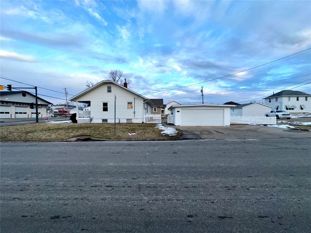 605 8th Avenue, Marion, IA 52302