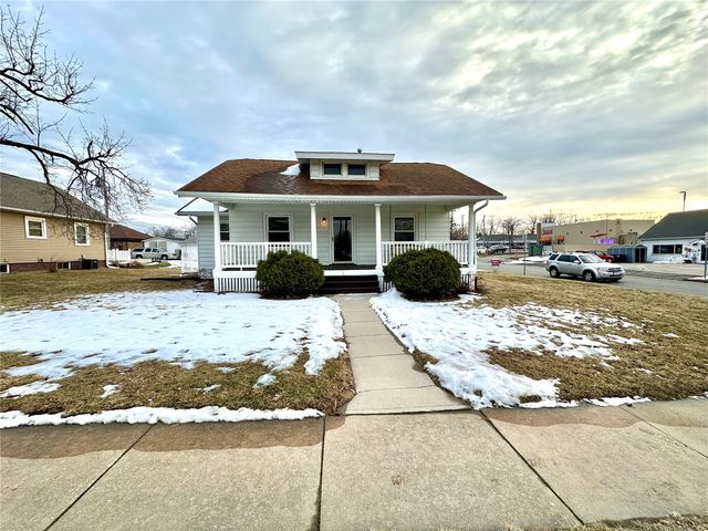 605 8th Avenue, Marion, IA 52302