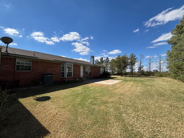 1502 Culpepper Avenue, Wilson, TX 79381