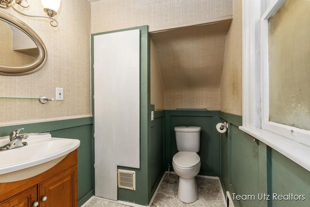 917 Jefferson Avenue, Grand Rapids, MI 49507