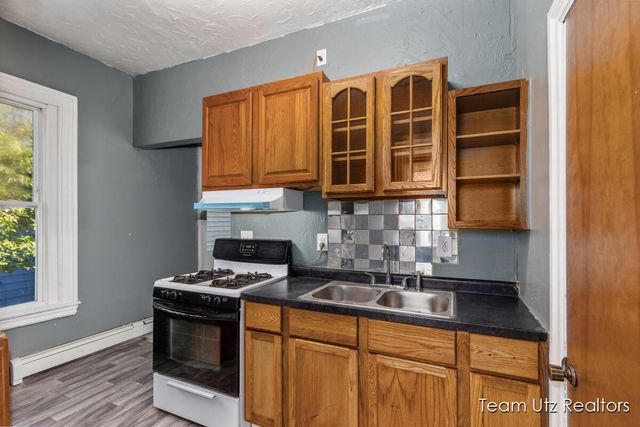 917 Jefferson Avenue, Grand Rapids, MI 49507