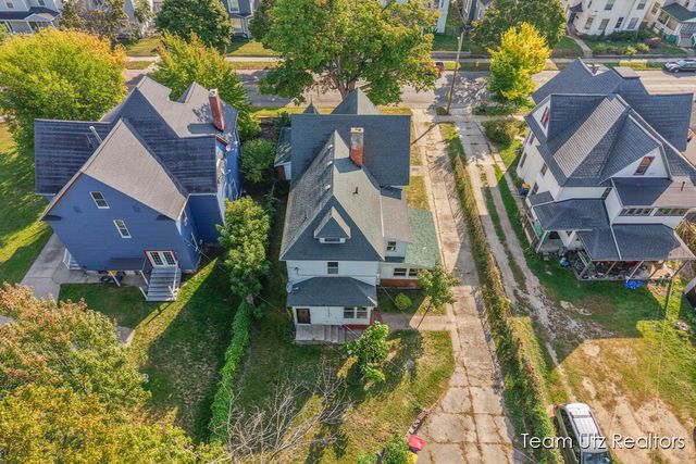 917 Jefferson Avenue, Grand Rapids, MI 49507