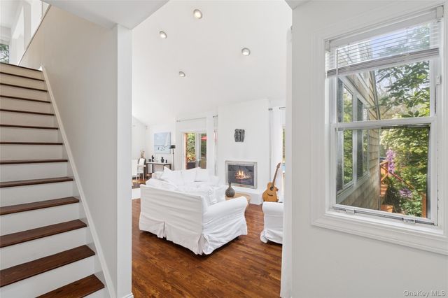 27 Ely Brook Road, East Hampton, NY 11937