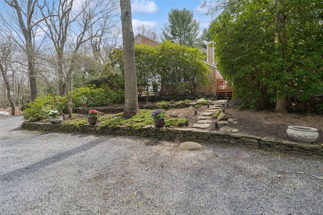 27 Ely Brook Road, East Hampton, NY 11937