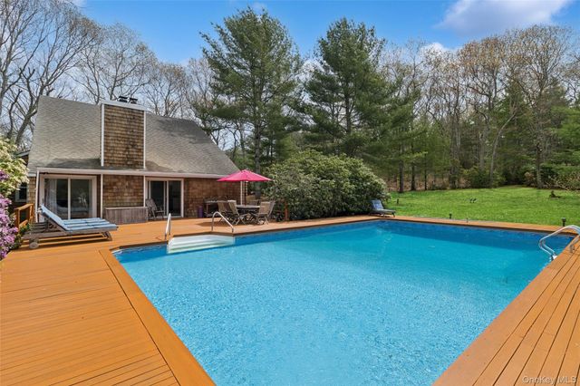 27 Ely Brook Road, East Hampton, NY 11937
