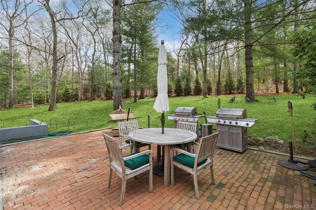 27 Ely Brook Road, East Hampton, NY 11937