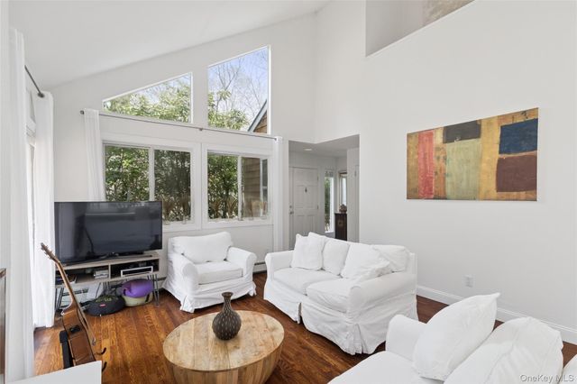 27 Ely Brook Road, East Hampton, NY 11937