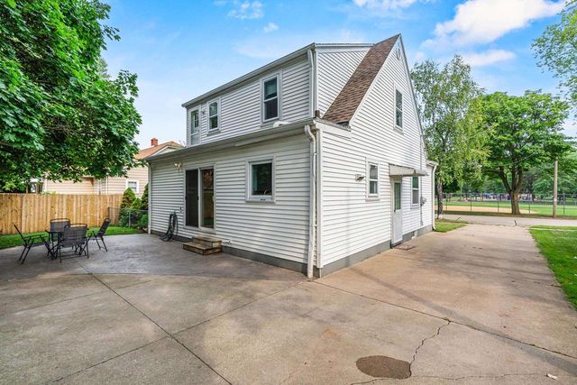 423 E HARRISON STREET, Appleton, WI 54915