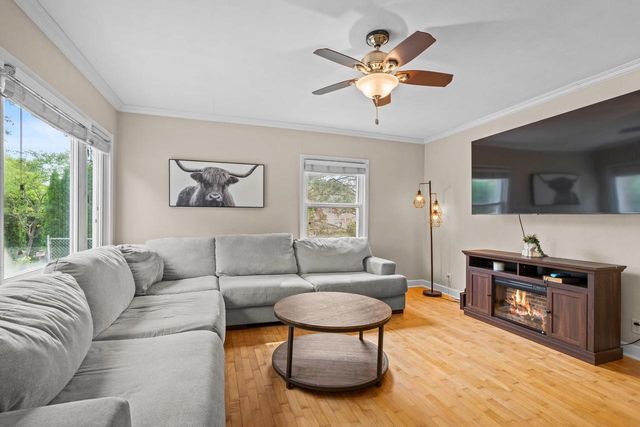 423 E HARRISON STREET, Appleton, WI 54915