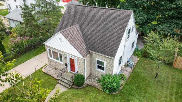 423 E HARRISON STREET, Appleton, WI 54915