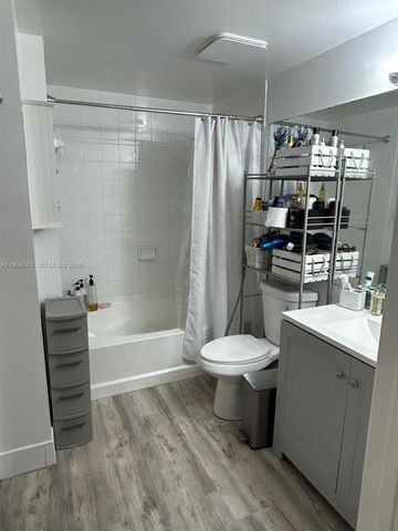 5077 NW 7th St 1012, Miami, FL 33126