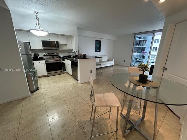 5077 NW 7th St 1012, Miami, FL 33126