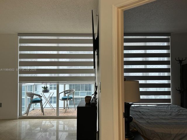 5077 NW 7th St 1012, Miami, FL 33126