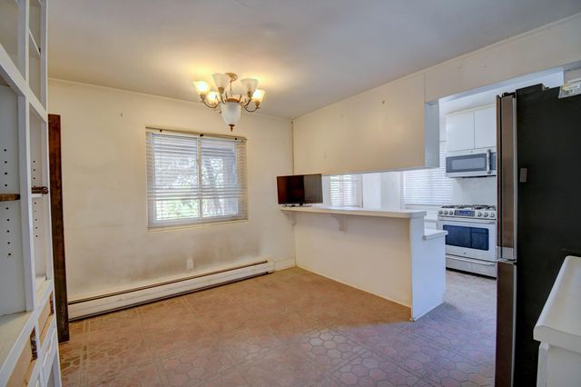 2440 Campbell Road NW, Albuquerque, NM 87104