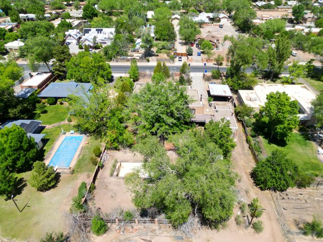 2440 Campbell Road NW, Albuquerque, NM 87104