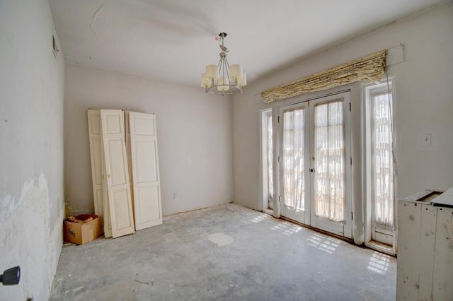 2440 Campbell Road NW, Albuquerque, NM 87104