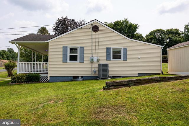 204 NINTH AVE, Luray, VA 22835