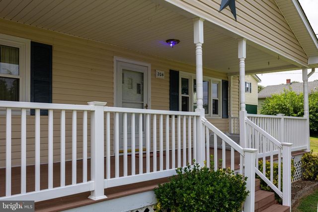 204 NINTH AVE, Luray, VA 22835