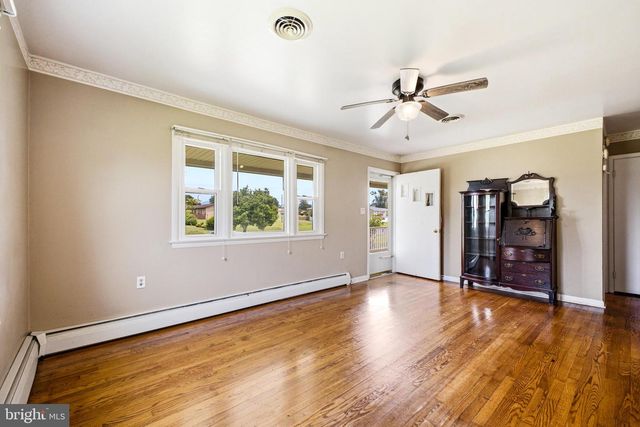 204 NINTH AVE, Luray, VA 22835
