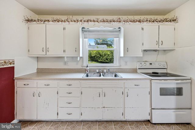 204 NINTH AVE, Luray, VA 22835