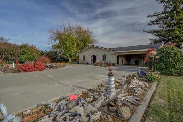 2854 Illinois Avenue, Corning, CA 96021