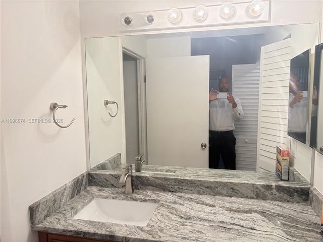 11992 NW 11th St 11992, Pembroke Pines, FL 33026