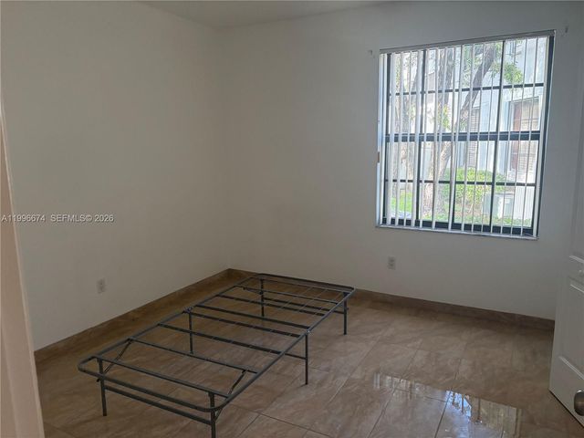 11992 NW 11th St 11992, Pembroke Pines, FL 33026